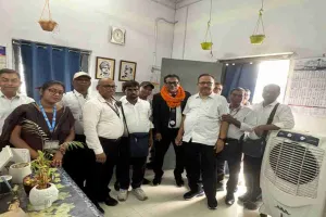 Deoghar News: रेलवे के समर्पित टीटीआई एस. सैन गुप्ता सम्मानपूर्वक सेवानिवृत्त, साथियों ने भावभीनी विदाई दी 