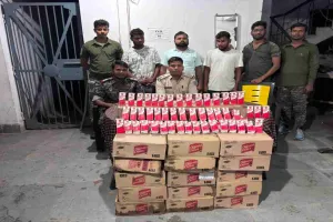 चौपारण में अवैध श'रा'ब के खिलाफ बड़ी कार्रवाई, 864 बोतल अंग्रेजी श'रा'ब जब्त; तीन तस्कर गिरफ्तार