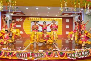 Koderma News: ग्रिज़ली विद्यालय में छात्र परिषद् का भव्य शपथ ग्रहण समारोह आयोजित