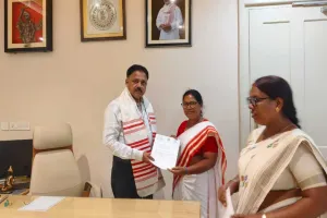 लोहरदगा की खेल क्रांति को मिलेगा नया आयाम! सेन्हा और भण्डरा में स्टेडियम निर्माण की मांग, कैबिनेट मंत्री सुदिव्य कुमार सोनू को सौंपा गया प्रस्ता