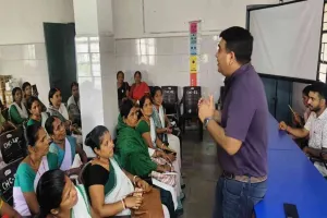 Hazaribagh News: सामुदायिक स्वास्थ्य केंद्र में विश्व जनसंख्या दिवस पर कार्यक्रम, नसबंदी पर विशेष जोर