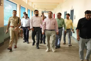 Palamu News: परीक्षा केंद्रों के 100 मीटर के दायरे में हथियार ले जाने और भीड़ लगाने पर रोक