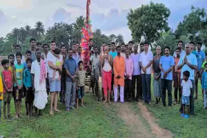 Dumka News: पंडित निमाई झा ने वैदिक मंत्रोच्चार और विधि-विधान से कराई महाप्रभु की विशेष पूजा