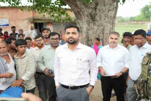 Palamu News: SIR-2026 कार्यों में सुस्ती पर DEO सख्त, कम प्रगति वाले बूथों का किया औचक निरीक्षण