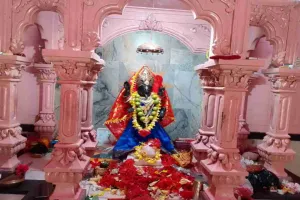 Koderma News: सामंतो काली मंदिर में मां विपत्तारिणी पूजा पर उमड़ी श्रद्धालुओं की भारी भीड़