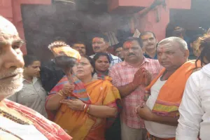 Deoghar News: गुरु पूर्णिमा पर बाबा धाम में उमड़ी श्रद्धालुओं की भीड़, मंत्री दीपिका सिंह पांडे ने की बाबा बैद्यनाथ की पूजा-अर्चना
