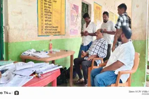Pakur News: झामुमो जिलाध्यक्ष अजीजुल इस्लाम ने लिट्टीपाड़ा के विभिन्न मतदान केंद्रों का किया निरीक्षण