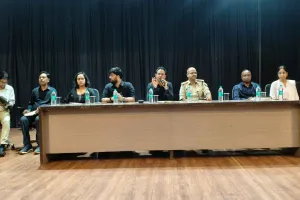 Hazaribagh News: क्षेत्रीय कार्यकर्ता परीक्षा के लिए उपायुक्त हेमंत सती और एसपी अमन कुमार ने की ब्रीफिंग