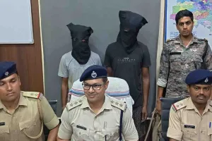 डकैती की साजिश नाकाम, कुंडा पुलिस ने अवैध हथियार और जिंदा कारतूस के साथ दो अपराधियों को किया गिरफ्तार