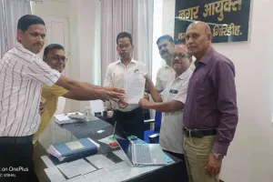 गिरिडीह में पेयजल संकट पर सिविल सोसाइटी का प्रदर्शनात्मक ज्ञापन, नगर आयुक्त और महापौर से की तत्काल कार्रवाई की मांग