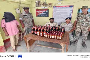 पाकुड़ में अवैध विदेशी शराब पर पुलिस की बड़ी कार्रवाई, तस्कर गिरफ्तार, शराब और बीयर बरामद