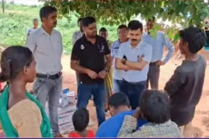 Koderma News: ग्रामीणों में बीमारी की शिकायत के बाद हरकत में आया स्वास्थ्य विभाग, जांच शुरू
