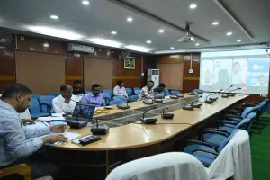 उपायुक्त सौरभ कुमार भुवानिया ने समीक्षा बैठक में रेल परियोजनाओं में तेजी लाने का दिया निर्देश