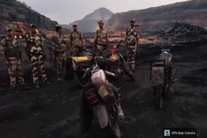 सुशी माइंस में कोयला चोरी पर सीआईएसएफ का बड़ा एक्शन, चार बाइक जब्त, तस्करों में हड़कंप