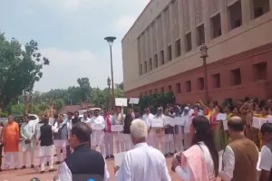 मानसून सत्र में NEET विवाद गरमाया, NDA और कांग्रेस आमने-सामने