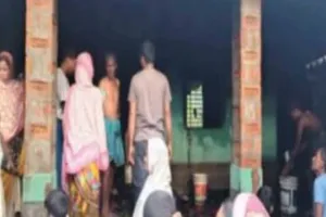 पृथ्वीनगर में भीषण अग्निकांड, गरीब परिवार का घर और पूरी गृहस्थी जलकर राख
