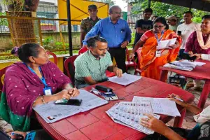 गिरिडीह में SIR-2026 का निरीक्षण, उपायुक्त रामनिवास यादव ने BLO-BLA-2 को दिए निर्देश
