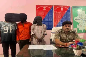 Hazaribagh News: पुलिस ने चोरी कांड का किया सफल उद्भेदन, 3 आरोपी गिरफ्तार