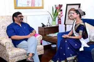 मुख्यमंत्री हेमन्त सोरेन से मिस यूनिवर्स झारखण्ड दीपाली रिया ने की शिष्टाचार मुलाकात, मिला आशीर्वाद