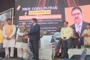 सरला बिरला विश्वविद्यालय का बढ़ा मान: महानिदेशक प्रो. गोपाल पाठक को मिला प्रतिष्ठित 'लाइफटाइम अचीवमेंट अवार्ड'
