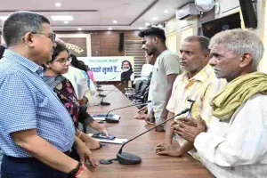 Bokaro News: लोक संवाद में 40 आवेदनों पर उपायुक्त अजय नाथ झा ने की त्वरित सुनवाई