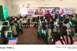 Dumka News: रानी सोनवती उच्च विद्यालय में डिजिटल साक्षरता सह साइबर सुरक्षा कार्यक्रम आयोजित
