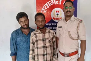 Bokaro News: भटक रहे मानसिक रूप से विक्षिप्त युवक को पुलिस ने परिजनों से सुरक्षित मिलाया 
