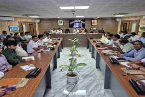 Giridih News: उपायुक्त रामनिवास यादव की अध्यक्षता में जिला स्तरीय समीक्षा बैठक, विकास कार्यों में तेज़ी के निर्देश