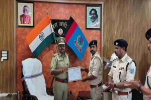 Hazaribagh News: पुलिस अधीक्षक ने अपराध समीक्षा बैठक में लंबित मामलों के त्वरित निष्पादन के दिए निर्देश