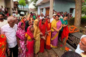 Koderma News: सड़क निर्माण कार्य का विधायक डॉ. नीरा यादव ने किया शिलान्यास