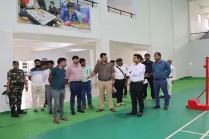 Dumka News: उपायुक्त अभिजीत सिन्हा ने शिबू सोरेन इंडोर स्टेडियम का किया निरीक्षण, दिए कड़े निर्देश