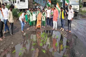 Hazaribagh News: पेटो पंचायत में मुखिया कौशल्या देवी के नेतृत्व में हुआ अनोखा विरोध-प्रदर्शन