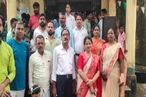 Pakur News: देशभक्ति के रंग में रंगा गनपुरा, स्कूल से पंचायत भवन तक फहराया गया तिरंगा