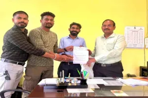 Deoghar News: मधुपुर के छात्रों की समस्याओं पर SKMU कुलसचिव को ज्ञापन, समाधान का आश्वासन