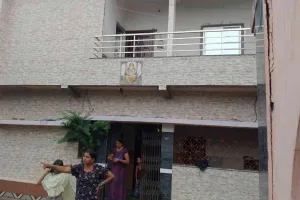 Giridih News: सरिया के छोटकी सरिया गांव में भीषण चोरी, युवक को बेहोश कर 8-9 लाख के गहने उड़ाए