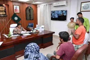 Pakur News: जन समाधान दिवस, उपायुक्त ने सुनीं आमजनों की समस्याएं