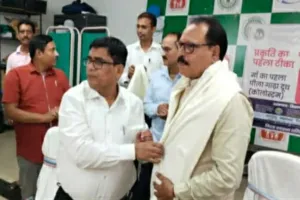 Sahebganj News: सिविल सर्जन कार्यालय में प्रभारी प्रधान सहायक अश्वनी कुमार सिन्हा को दी गई विदाई