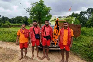 Chatra News: रामपुर-हेठदोहर से शिवभक्तों का जत्था देवघर रवाना, सुल्तानगंज से जल भर 105 किमी करेंगे कांवर यात्रा