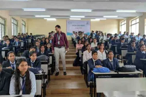 Hazaribagh News: विनोबा भावे विश्वविद्यालय के यूसीईटी परिसर में जॉब फेयर का सफल आयोजन