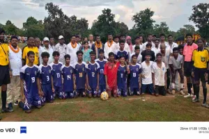 Sports News:बड़कागांव में फुटबॉल का महा मुकाबला, जग्गू इलेवन उरेज ने 4-0 से जीता खिताब