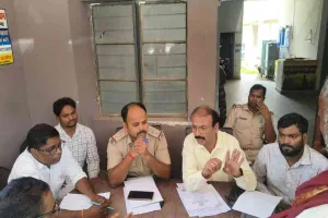 Hazaribagh News: थाना दिवस में पहुंचे भूमि विवाद के मामले, पुलिस-प्रशासन ने कराया आपसी समाधान