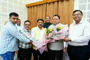पत्रकारों के लिए स्वास्थ्य बीमा और प्रेस क्लब की मांग, मुख्यमंत्री को सौंपा आठ सूत्रीय ज्ञापन