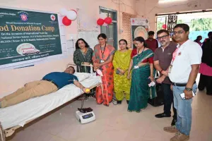 Deoghar News: अंतर्राष्ट्रीय युवा दिवस पर बाजला महिला महाविद्यालय में रक्तदान शिविर, 9 यूनिट रक्त संग्रह