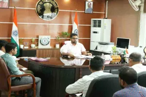 Palamu News: उपायुक्त दिलीप प्रताप सिंह शेखावत की अध्यक्षता में जिला स्तरीय एनकोर्ड समिति की बैठक