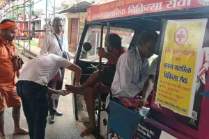 Deoghar News: श्रावणी मेले में कांवरियों के लिए वरदान बनी रेड क्रॉस की चलंत चिकित्सा सेवा