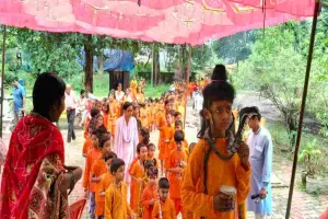 Lohardaga News: अंतिम सोमवारी पर नन्हे ‘बाल बम’ ने निकाली भव्य कांवड़ यात्रा, हर-हर महादेव से गूंजा शहर