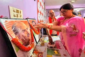 Koderma News: विधायक डॉ. नीरा यादव ने भाजपा मंडल पदाधिकारियों और कार्यकर्ताओं संग की बैठक