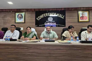 Giridih News: 15वें वित्त आयोग की योजनाओं में लापरवाही बर्दाश्त नहीं: गिरिडीह उपायुक्त रामनिवास यादव