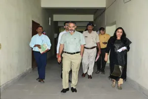 Giridih News: गिरिडीह में उपायुक्त रामनिवास यादव ने किया EVM-VVPAT वेयरहाउस का मासिक निरीक्षण