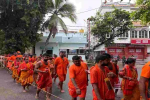 Shravani Mela: बाबा धाम में भक्ति का सैलाब, रिमझिम बारिश के बीच कांवरियों ने किया जलार्पण